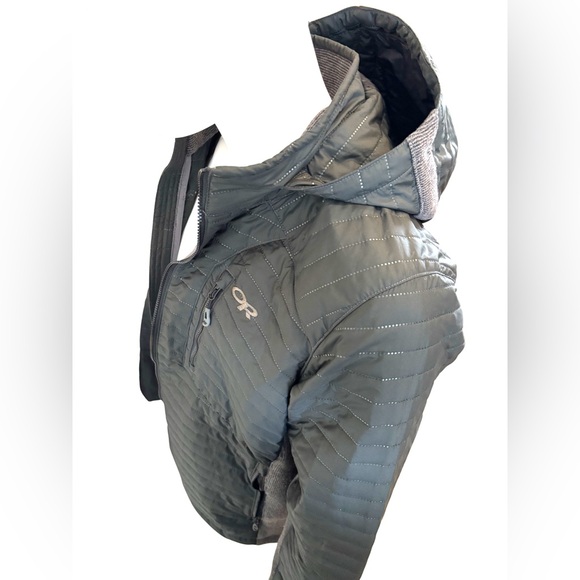 Outdoor Research lightweight hooded puffy winter jacket - Picture 6 of 11